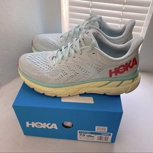 Hoka One One Clifton 7 Sneakers size 7.5